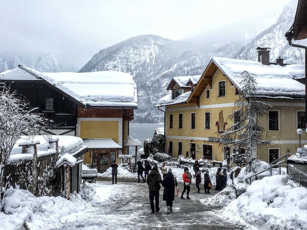 奧地利·哈爾施塔特 Hallstatt | 走進冰天雪地的童