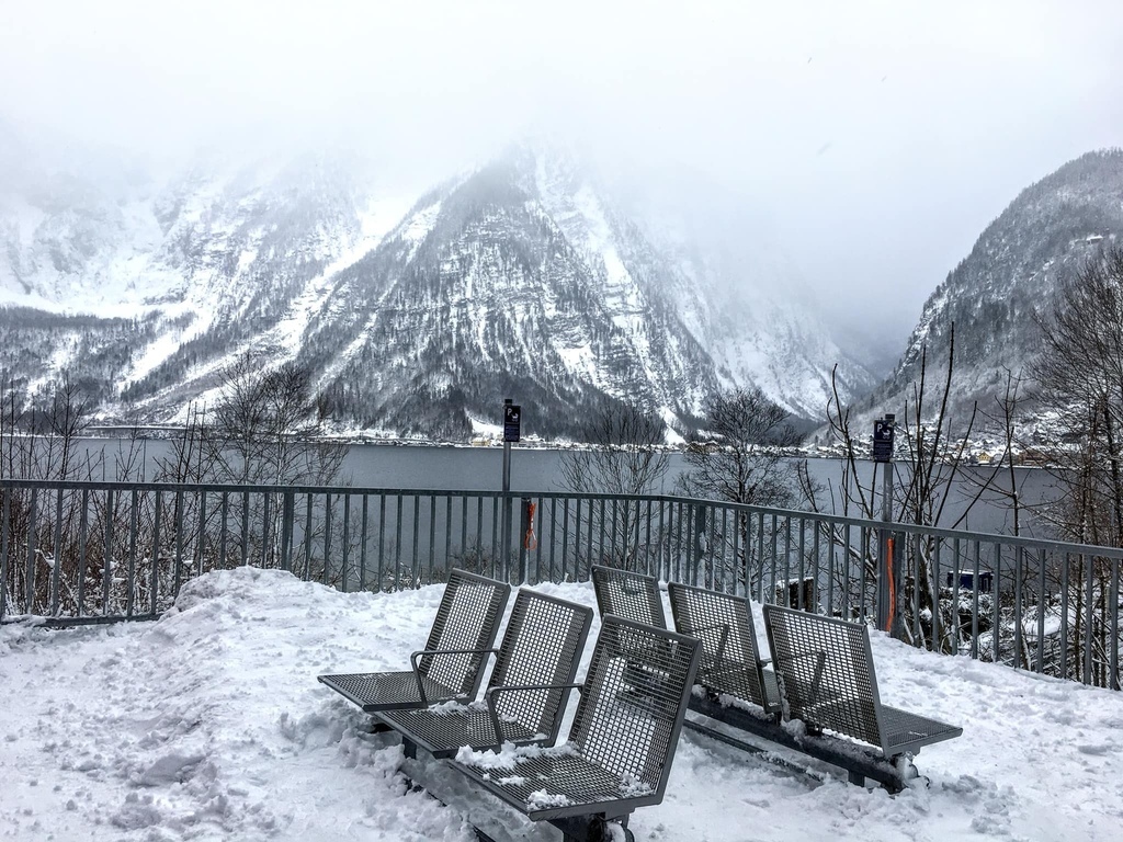 奧地利·哈爾施塔特 Hallstatt | 走進冰天雪地的童