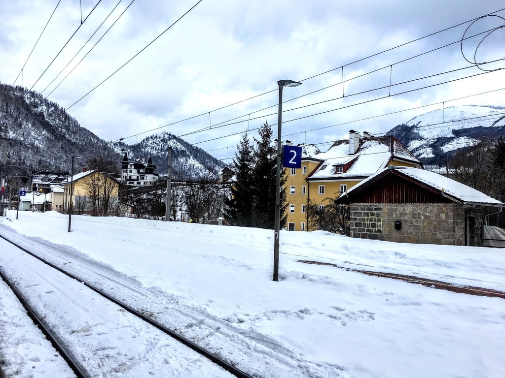 奧地利·哈爾施塔特 Hallstatt | 走進冰天雪地的童