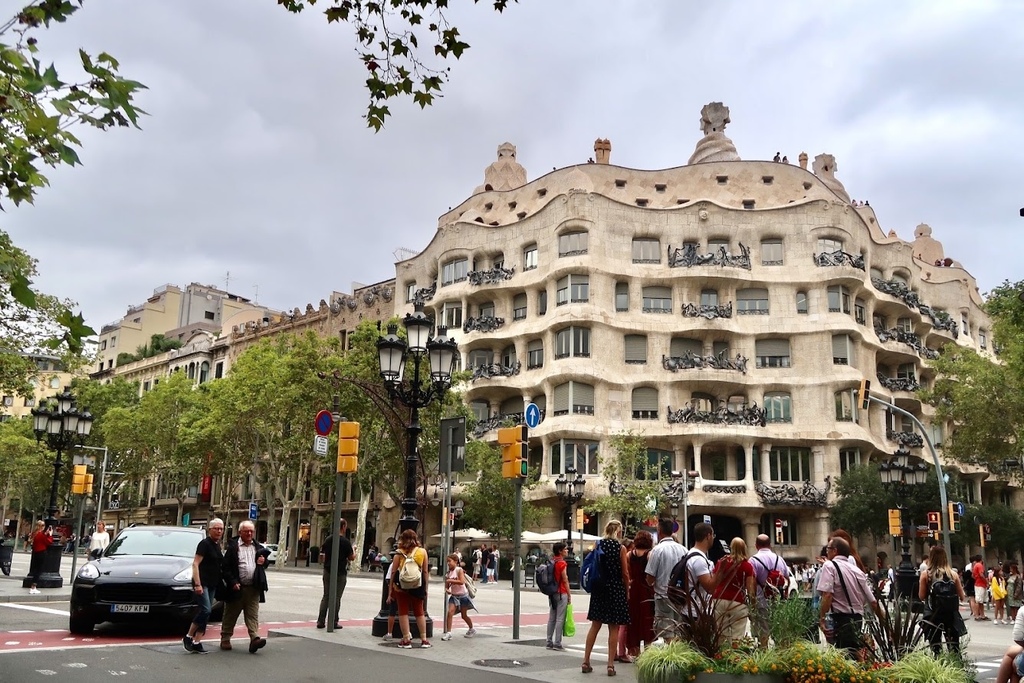 西班牙·巴塞隆拿 Barcelona | 高第建築巡禮 — 