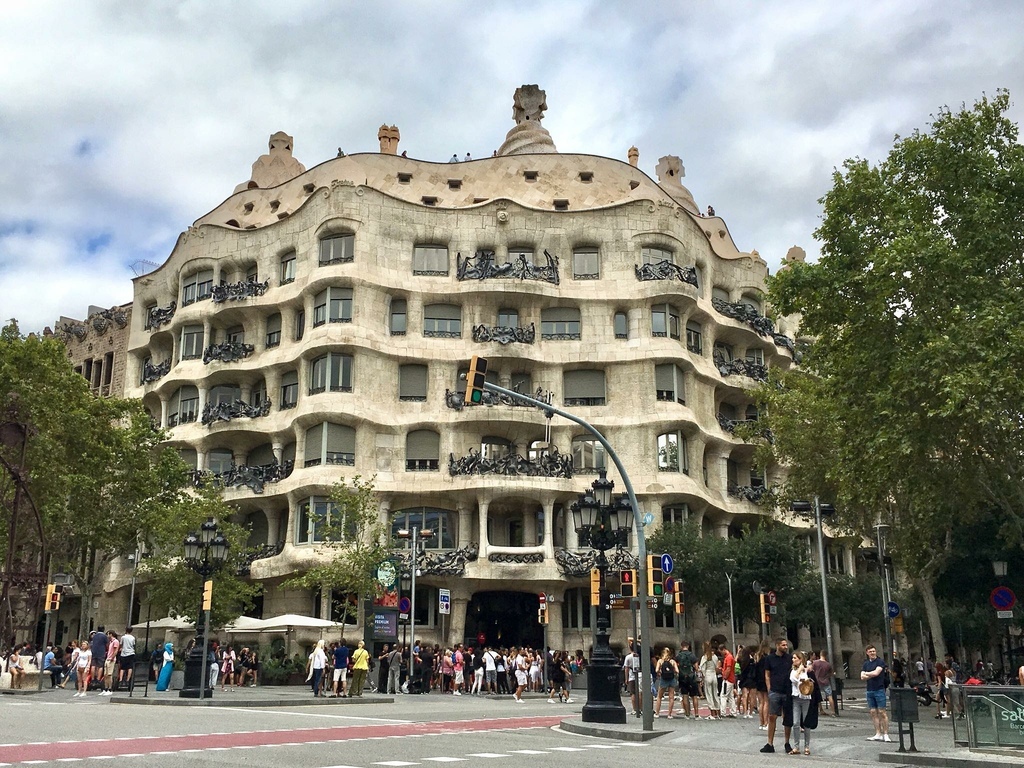 西班牙·巴塞隆拿 Barcelona | 高第建築巡禮 — 