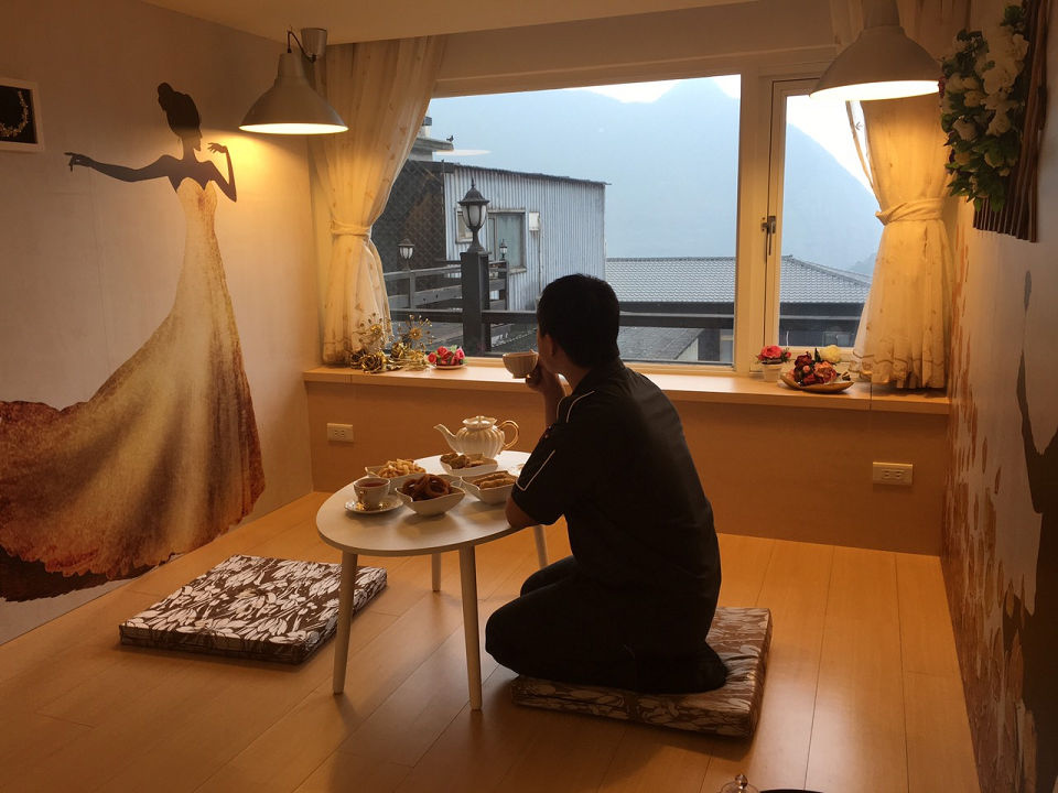 九份景點,九份交通,九份美食,九份景點推薦,九份交通資訊,九份美食推薦,九份景點特色,九份交通指南,九份美食地圖 鄰近知名九份景點,便利的九份交通,享受獨特的九份美食!搭乘九份交通接駁車至黃金博物館園內,九份金瓜石金礦餐旅會館邀請您一同遊覽九份景點,嚐盡九份美食!