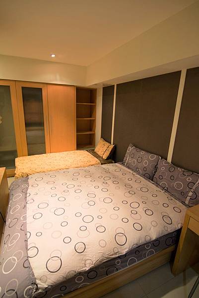 512-bed.jpg 512-bed.jpg