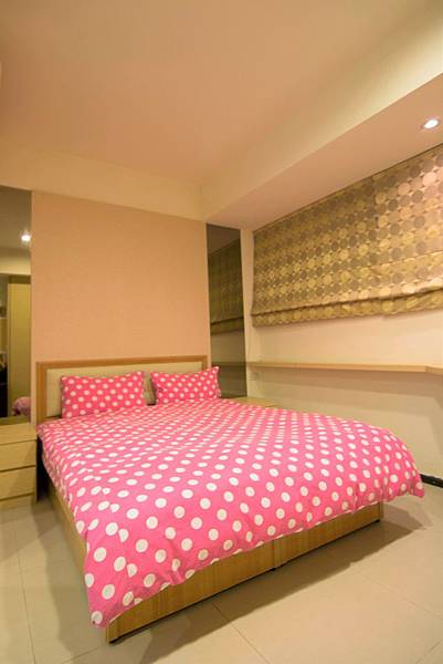 601-bed.jpg 601-bed.jpg