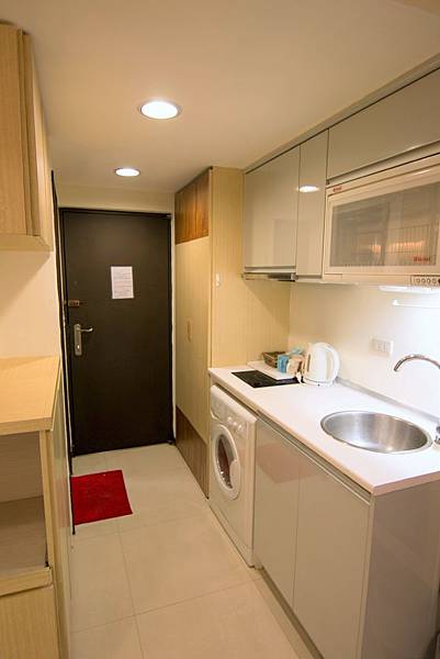 608-door.jpg 608-door.jpg
