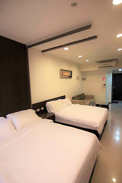 623-bed.jpg 623-bed.jpg