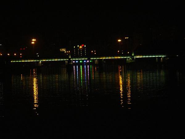 愛河橋2.JPG