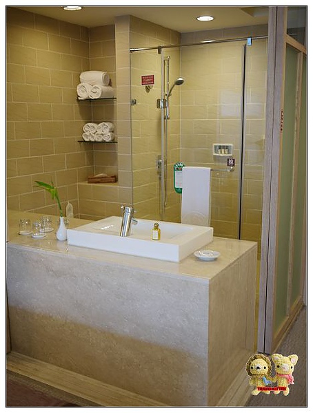 凱薩-半開放式浴室.jpg