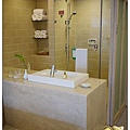 凱薩-半開放式浴室.jpg