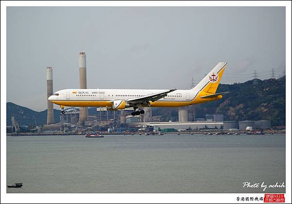 汶萊航空V8-RBJ客機01.jpg