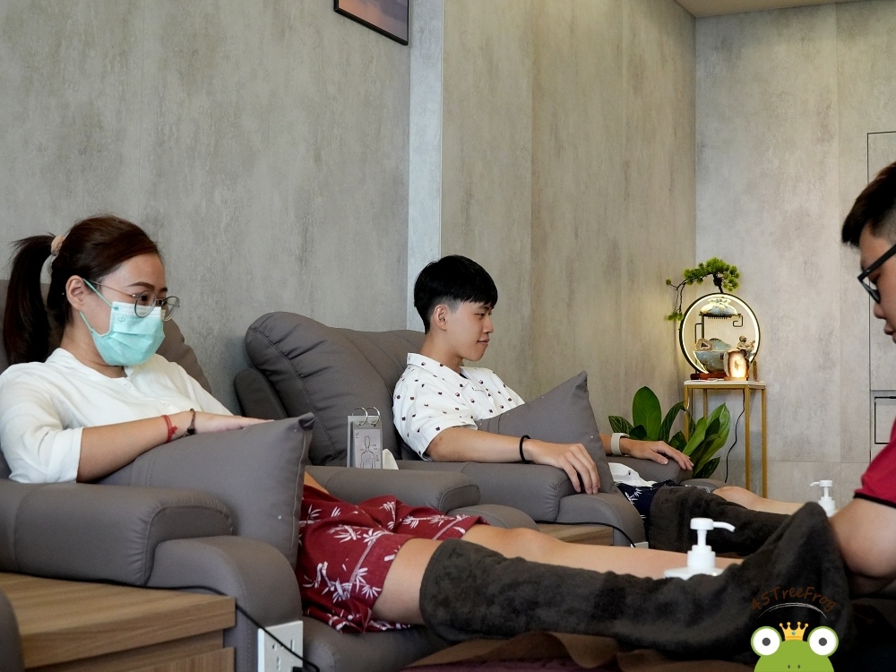 【台中按摩】草上飛足體養生會館中清店| 中清路按摩好評推薦 