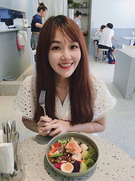 (全身照1)16810208135黃宜蘋.jpeg (全身照1)16810208135黃宜蘋.jpeg