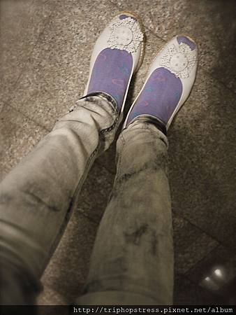 Purple Socks + White Wedge Sandals 紫色愛心襪 ＋ 白色楔型涼鞋