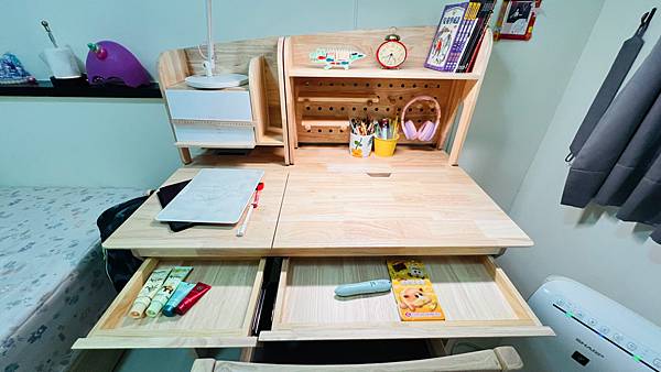 環安書桌椅，一套陪伴孩子，可用20年的實木成長桌椅，一路用至