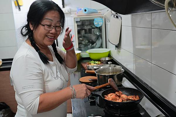 我的廚房升級了~THANKFUL膳夫鈦離子不沾鍋