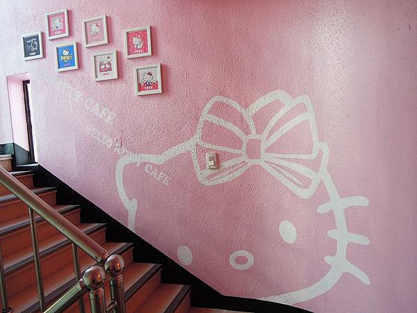 Hello Kitty Cafe樓梯處 04