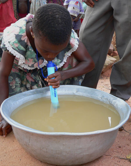 child-drinking-LifeStraw-with-metal-bowl.jpg child-drinking-LifeStraw-with-metal-bowl.jpg