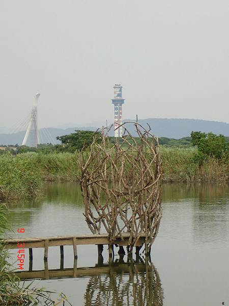 北投焚化爐與興建中的社子大橋