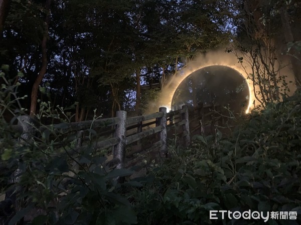 秀巒山公園山徑的作品《零限通道》，宛如自然中奇幻的「時空隧道」。.jpg