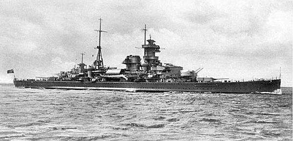 Bundesarchiv_DVM_10_Bild-23-63-24,_Schwerer_Kreuzer__Admiral_Hipper_.jpg Bundesarchiv_DVM_10_Bild-23-63-24,_Schwerer_Kreuzer__Admiral_Hipper_.jpg