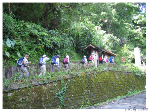 001.登山口出發囉.JPG