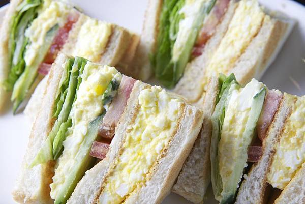蛋沙拉三明治.jpg 蛋沙拉三明治.jpg