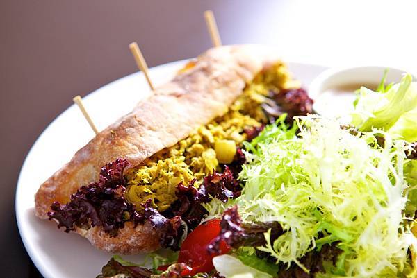 咖哩鮪魚巧巴達.jpg 咖哩鮪魚巧巴達.jpg