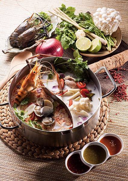 鴛鴦湯底%26;沾醬.jpg 鴛鴦湯底%26;沾醬.jpg