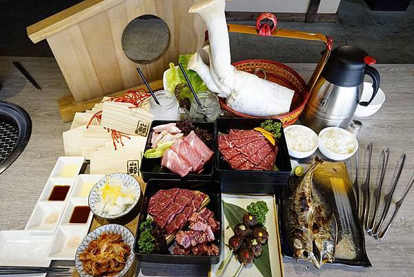 山鯨燒肉菜色.jpg 山鯨燒肉菜色.jpg