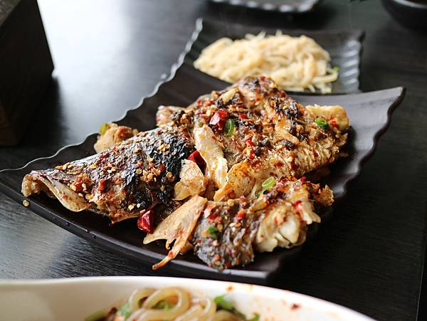 魚肉挾起來 -顏色最好.JPG 魚肉挾起來 -顏色最好.JPG