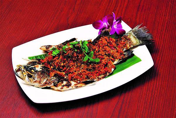 傳統傣族蒸烤魚.jpg 傳統傣族蒸烤魚.jpg