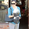 jennifer-garner-and-chanel-grand-shopping-tote-gallery