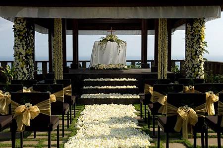 BVLGARI GAZEBO WEDDING