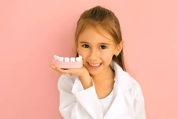 兒童牙齒矯正年齡有限制？兒童矯正黃金年齡！