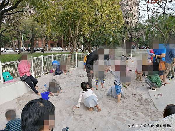 高雄特色公園 全新啟用 結合攀爬網攀岩板3公尺高低平台 戲砂坑 山訓冒險 塗鴉牆等遊具的共融式公園 福山公園