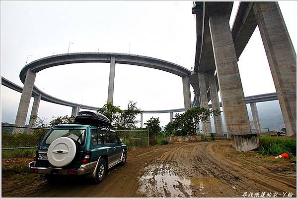 高聳雲橋