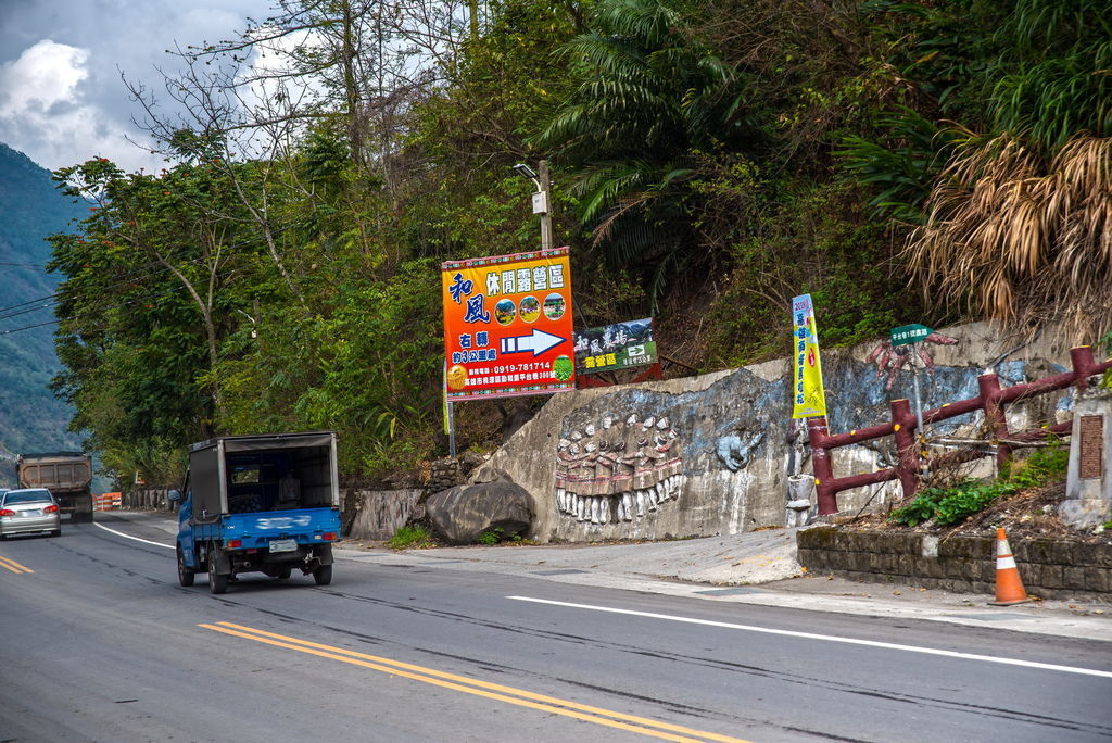 DSC_2377-.jpg DSC_2377-.jpg