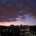 宿舍窗外的夕陽