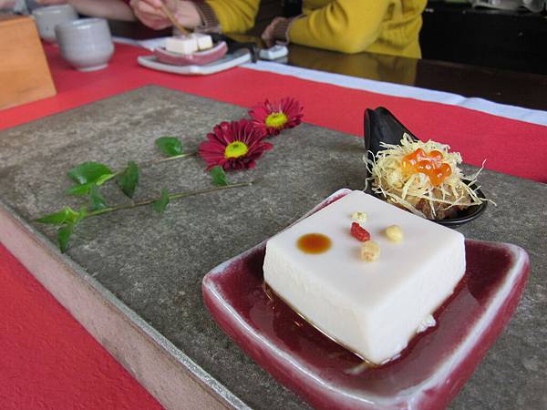 花生豆腐+鮭魚卵米糕