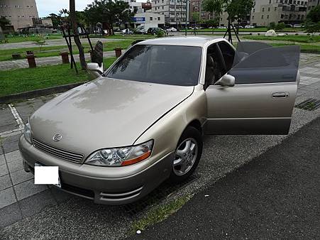 您多久沒在路上遇到她LEXUS ES300 MCV10(6).JPG