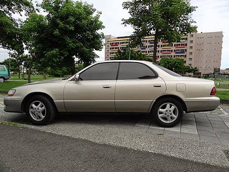 您多久沒在路上遇到她LEXUS ES300 MCV10(2).JPG