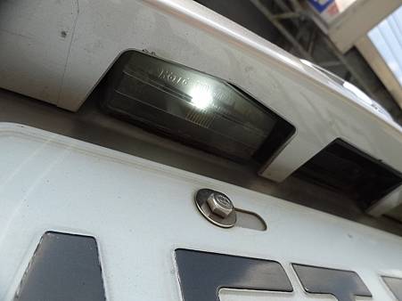 RAV4更換全車室內LED燈模組(19).JPG