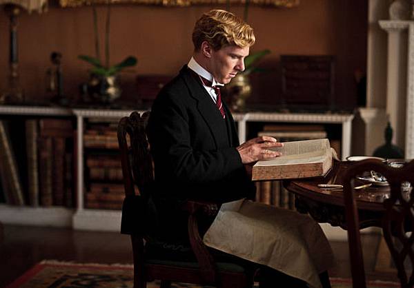 uktv_parades_end_s01_e01_9