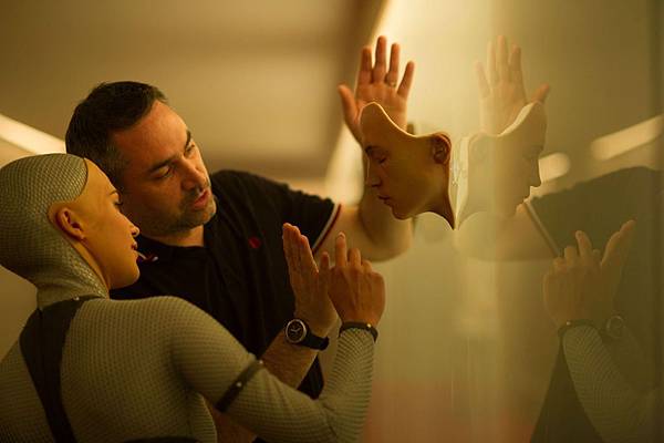 Alex-Garland-Ex-Machina.jpg