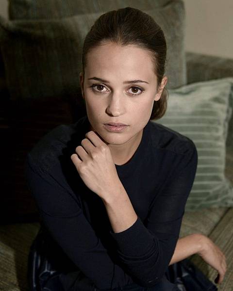 600full-alicia-vikander.jpg