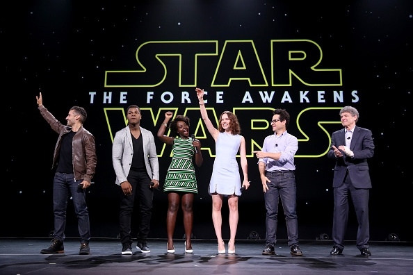 star-wars-episode-vii-the-force-awakens-scores-50m-plus-in-advance-ticket-sales.jpg