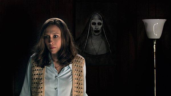 The-Conjuring-2-26.jpg