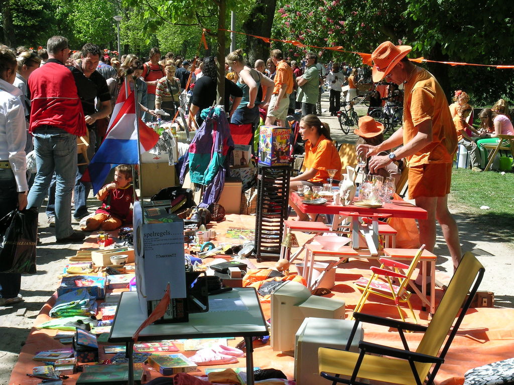 荷蘭國王節 vrijmarkt Vondelpark 攤位