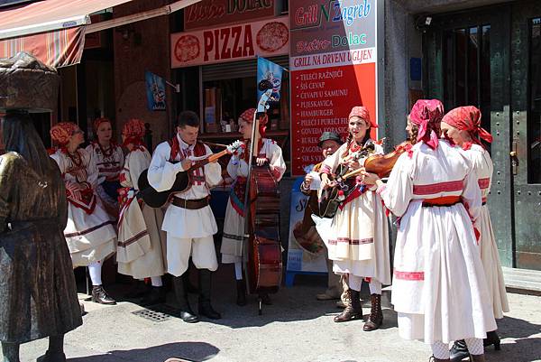 Croatia, Zagreb-120616-159-多拉茲市場_札格里布的肚臍