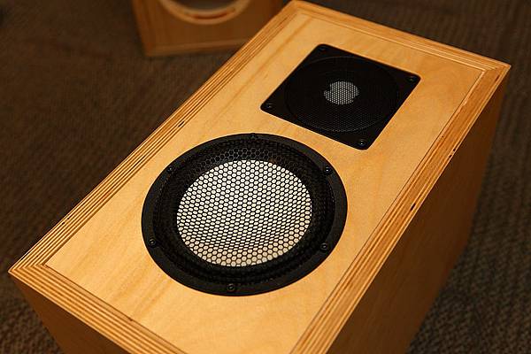 Accuton_Box-04.JPG Accuton_Box-04.JPG